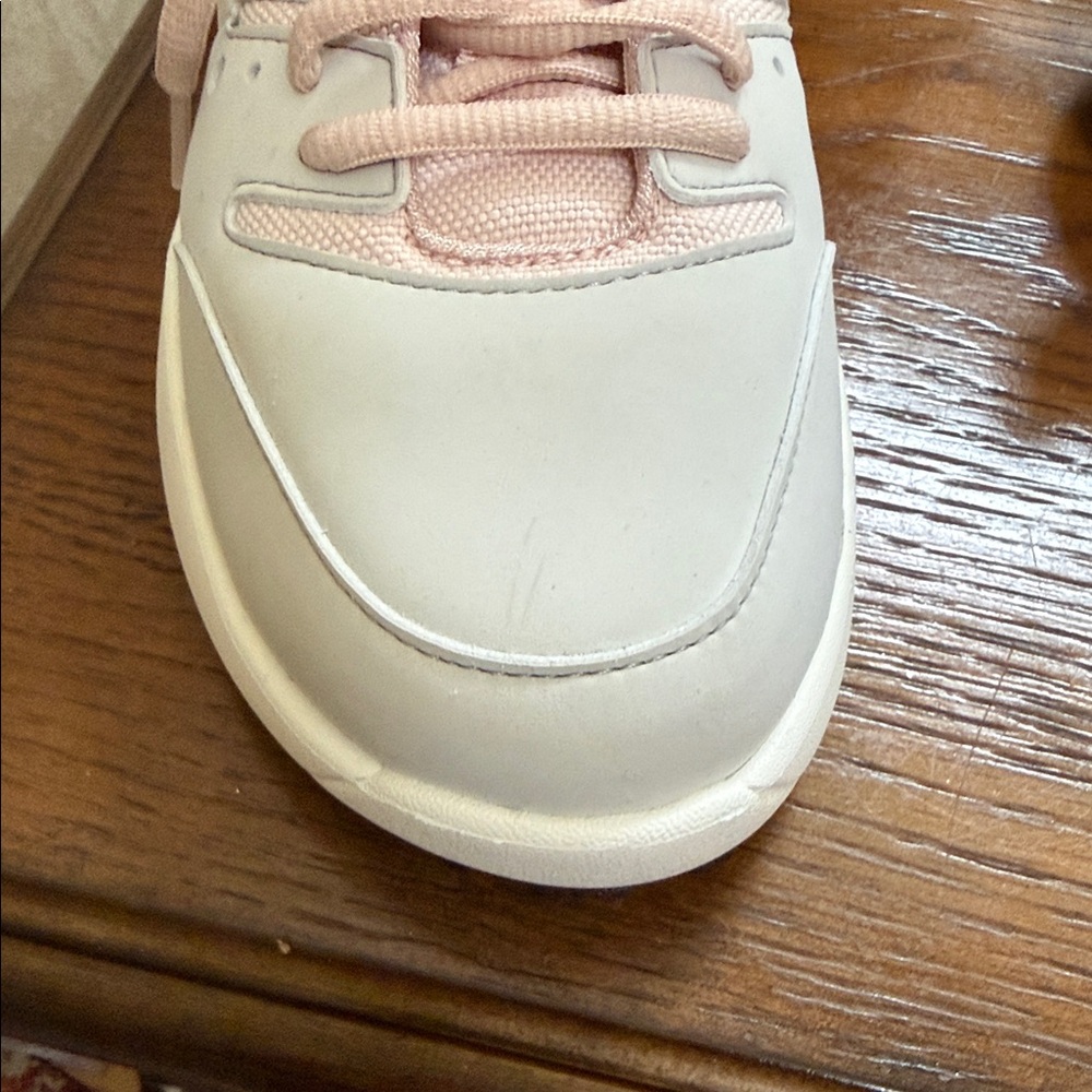 CROCS On the clock-work/casual pale pink & light grey lace-up sneakers. Size 6.5 - Picture 8 of 16